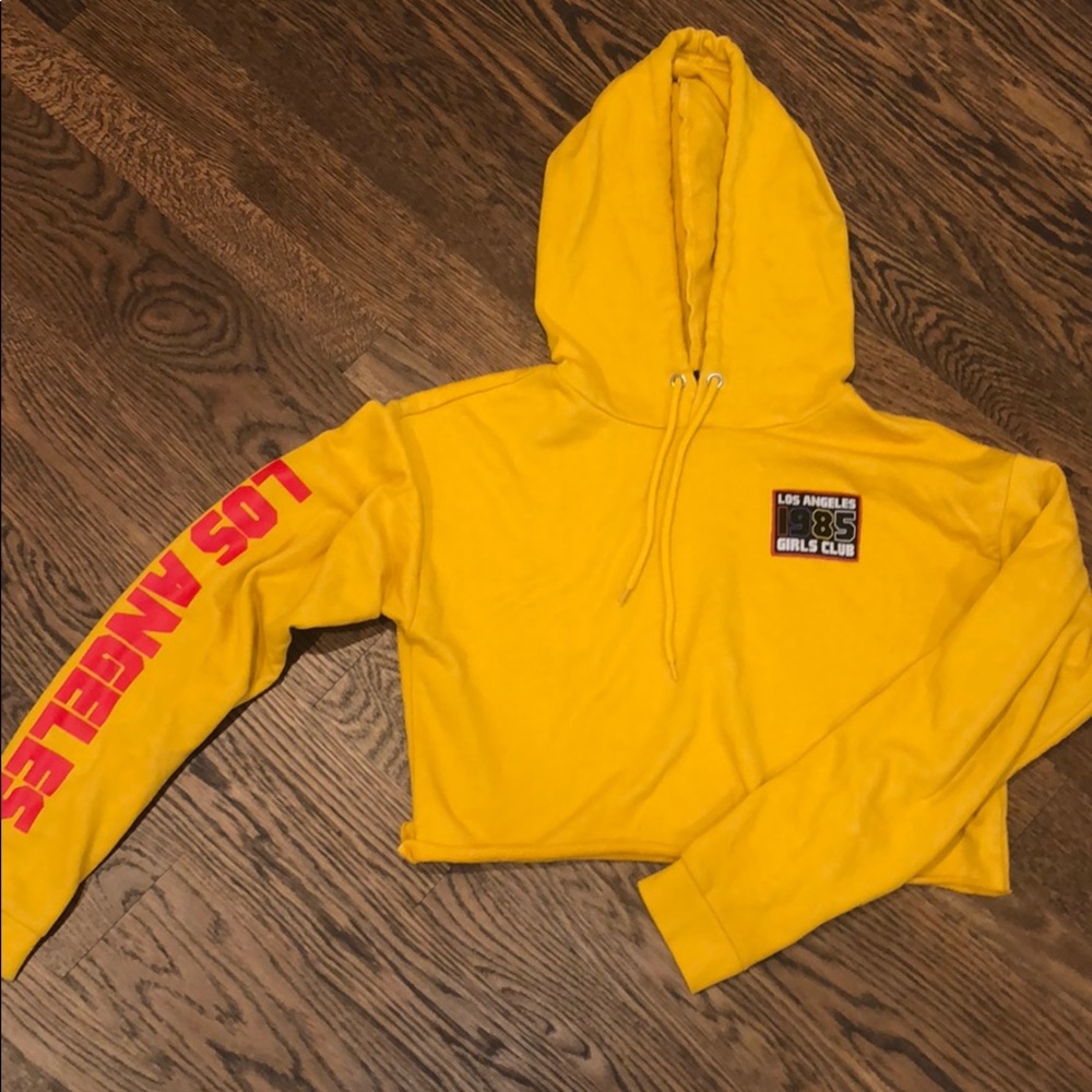 “Los Angeles 1985 girls club” cropped hoodie